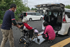 車椅子のままでも送迎可能です